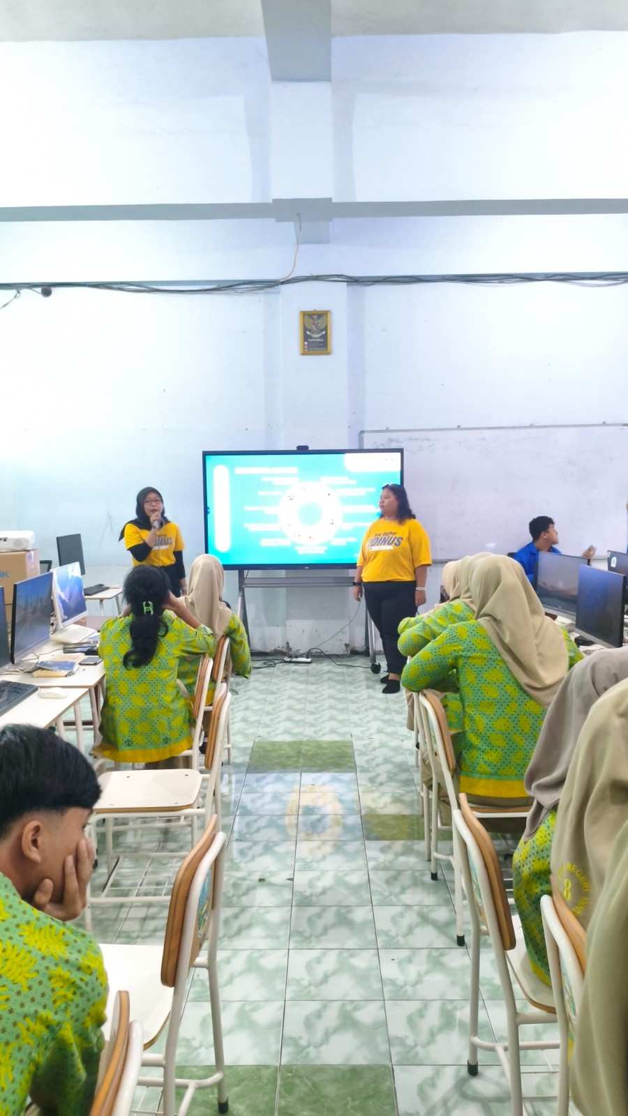 GOES TO SCHOOL BATCH 2